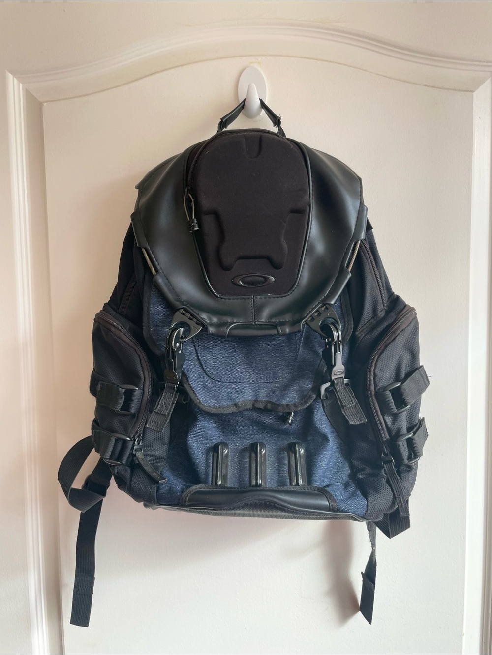 Rare Oakley Bathroom Sink Bag Backpack